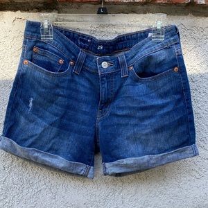Levi’s jean shorts size 29